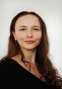   Leonie Petry